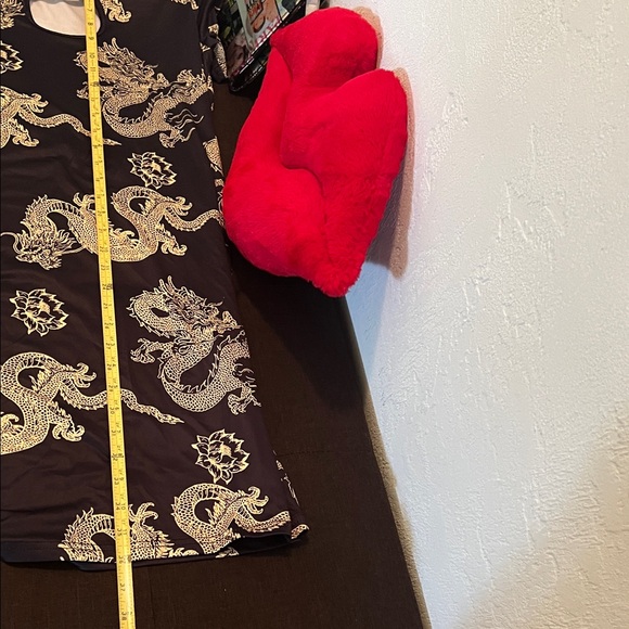 # 0693 + Elegant Black and Gold Dragon Print Dress W/ WHT Logo - Picture 6 of 7